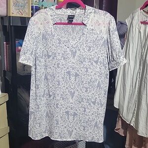 Disney Gray White Plus 2X Castle Princess Theme Blouse